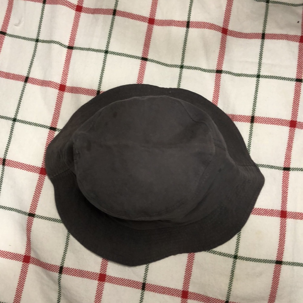 Bucket hat - Picture 3 of 4